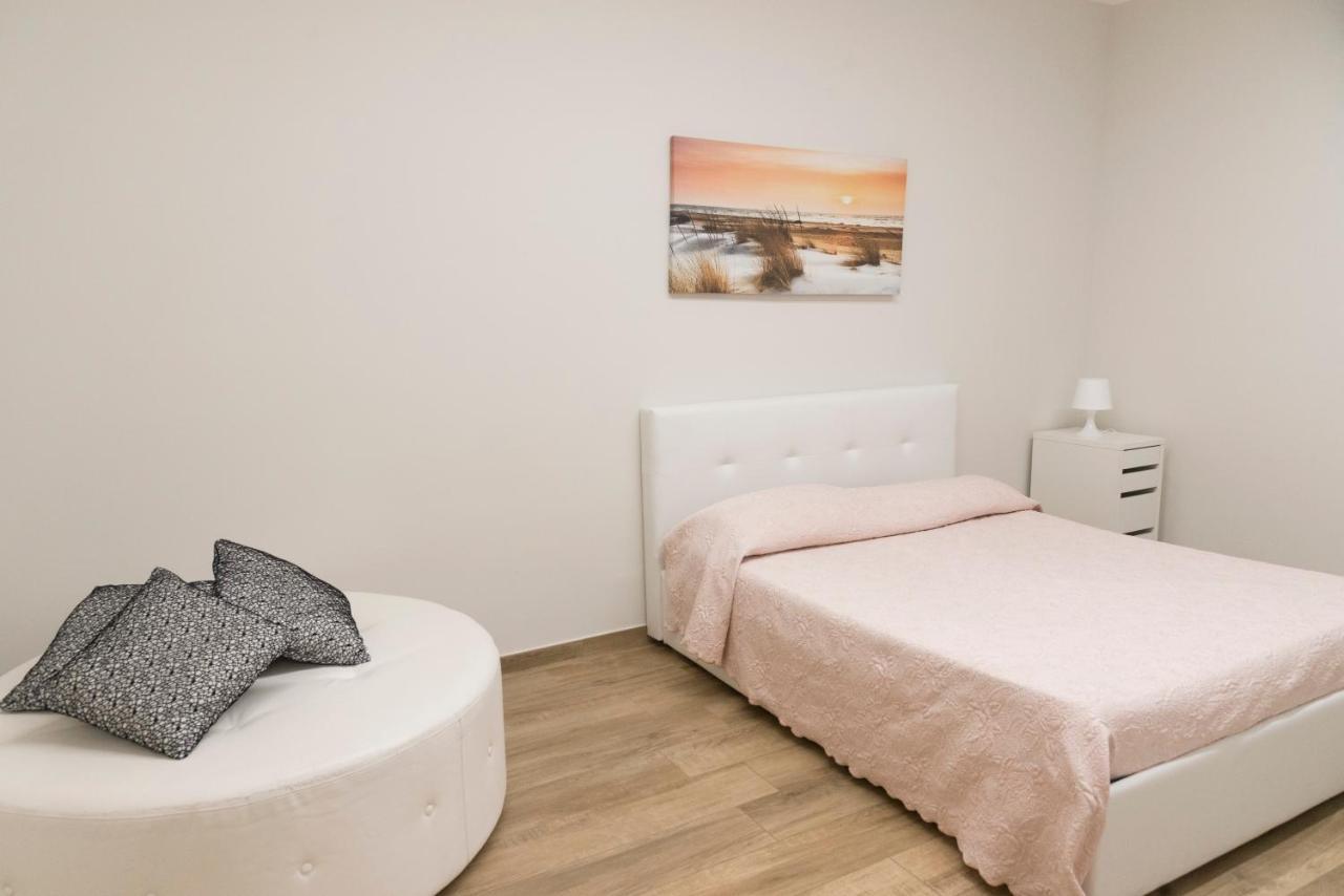 Al Centro, A Due Passi Dal Mare Appartamento Nuovo อันซีโอ ภายนอก รูปภาพ